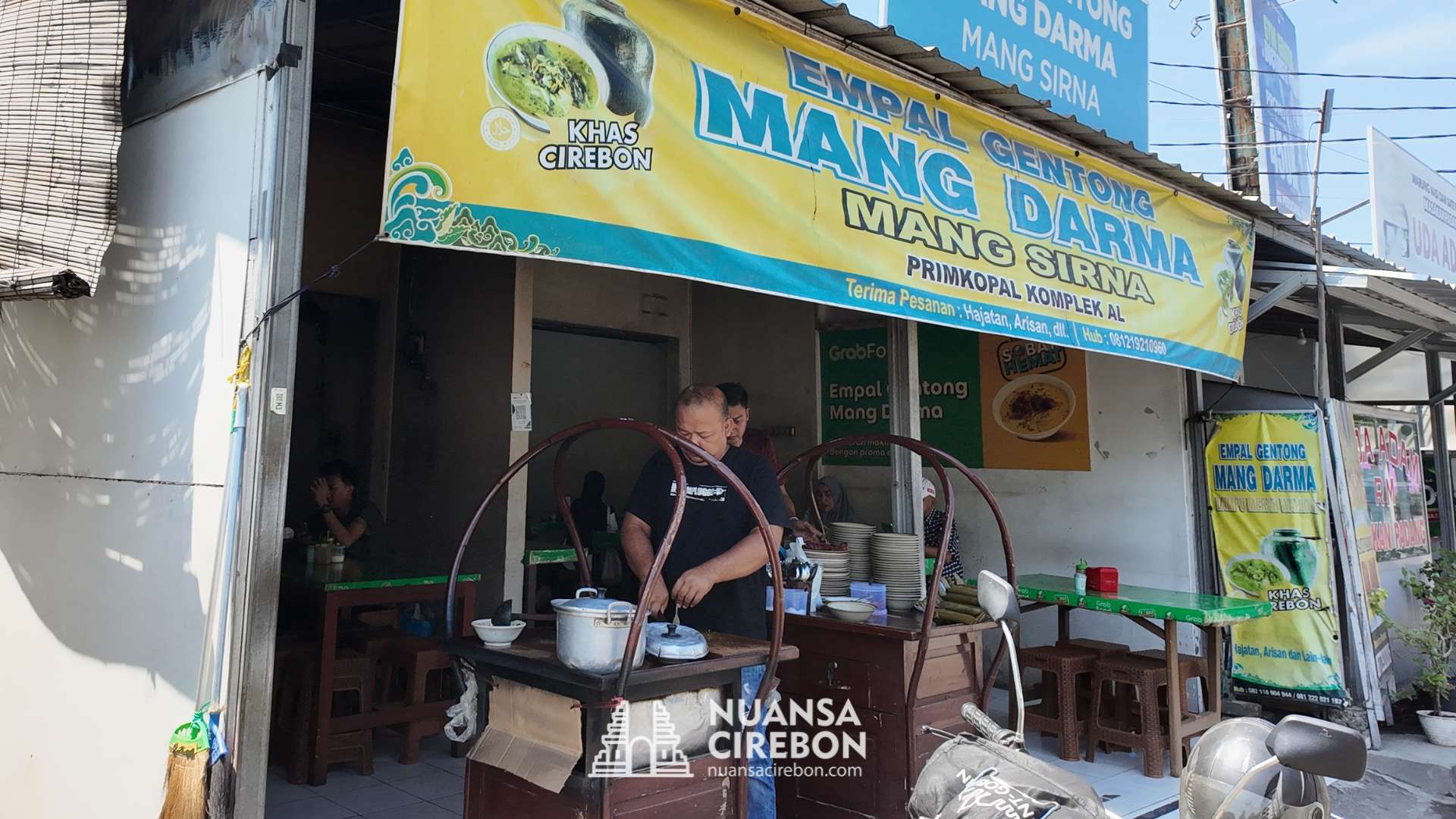 7 Rekomendasi Empal Gentong di Cirebon Legendaris dan Enak. Di Jamin Ter jeh-jeh