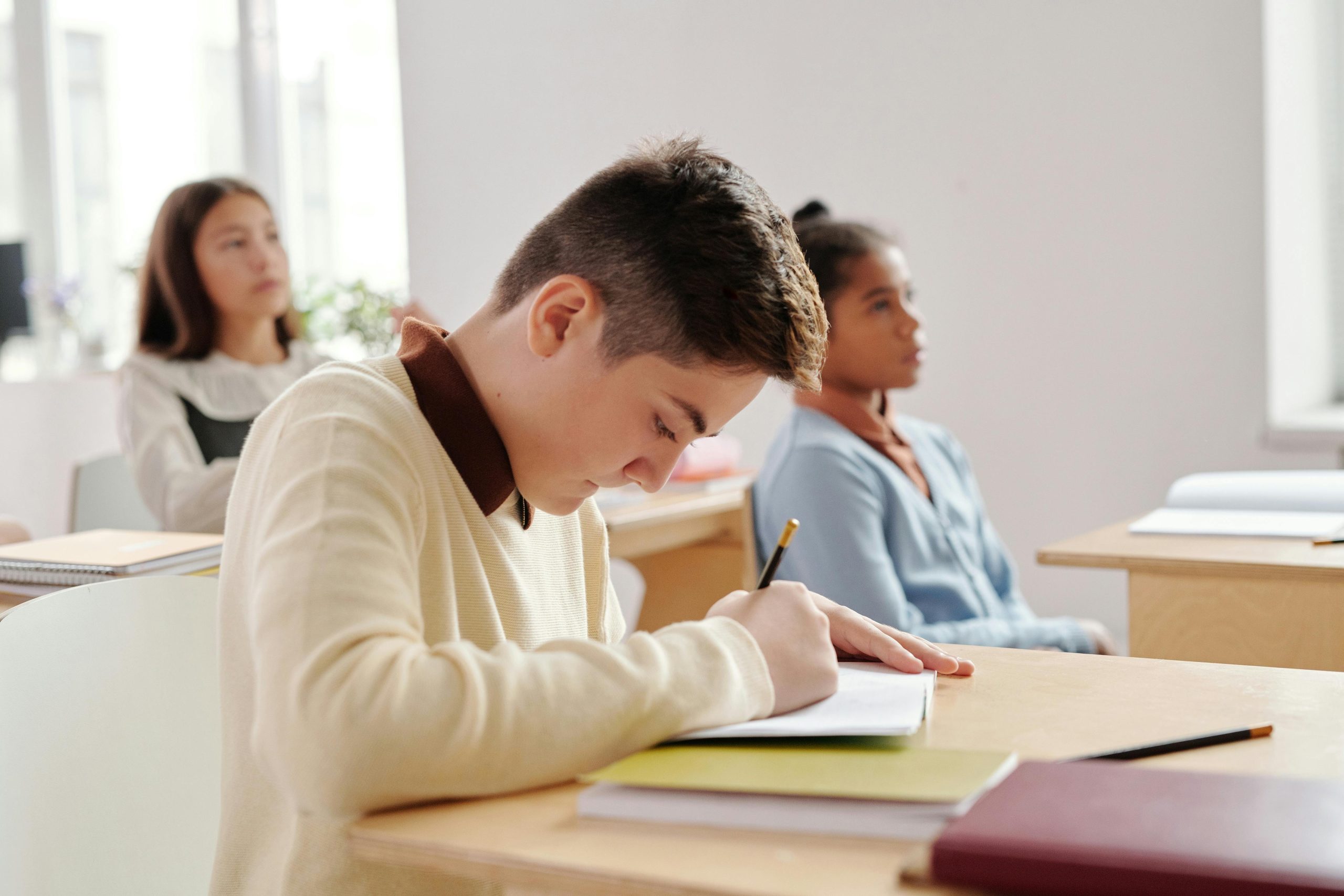 9 Rekomendasi Tempat Kursus Bahasa Inggris di Cirebon. Langsung Cas Cis Cus Ngomong Inggris - Sumber Foto Pexel.com - Max Fischer