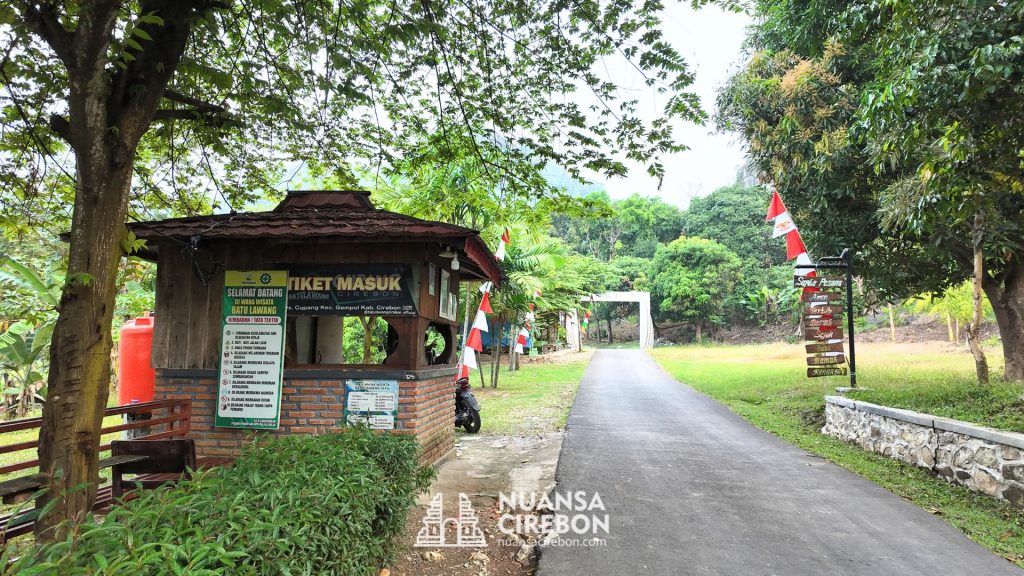 1. Lokasi dan Akses Batu Lawang Cirebon