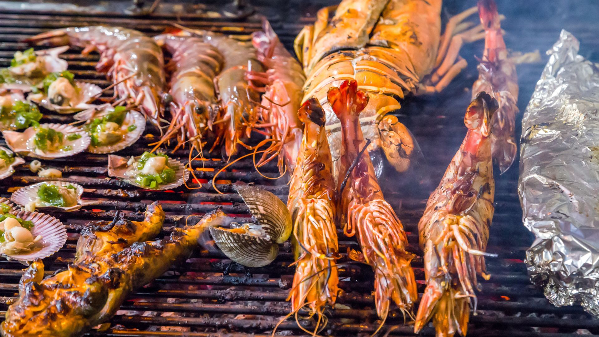 10 Rekomendasi Restoran Seafood Terkenal di Cirebon yang Maknyus